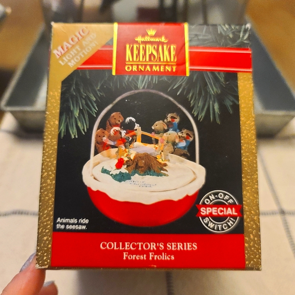 Hallmark Magic light/motion Ornament “Forest Frolics” 1990 vintage